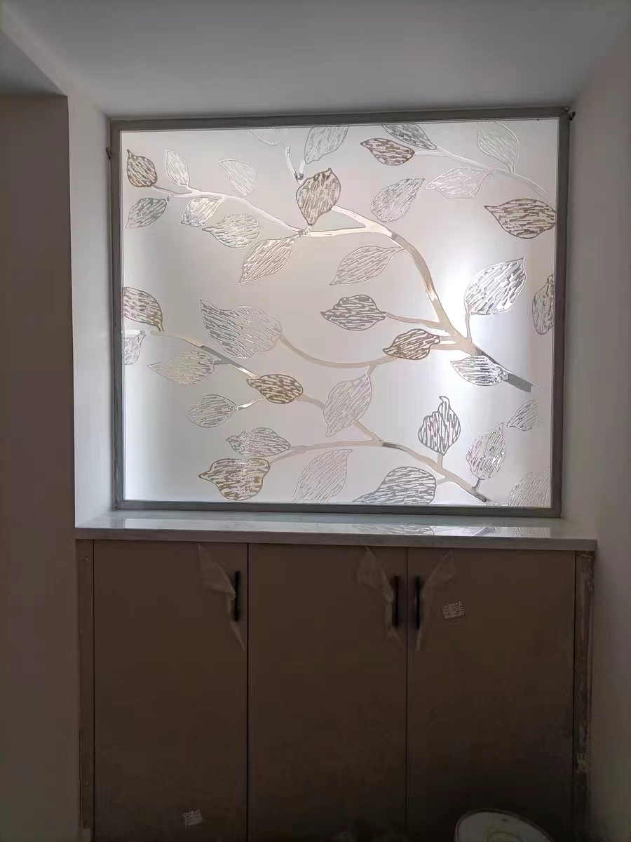 絢麗多彩，彩雕玻璃的深刻融入藝術靈魂