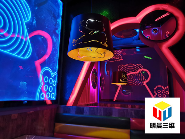 自動(dòng)化生產(chǎn)、激光內(nèi)雕加工與設(shè)計(jì)融合創(chuàng)新